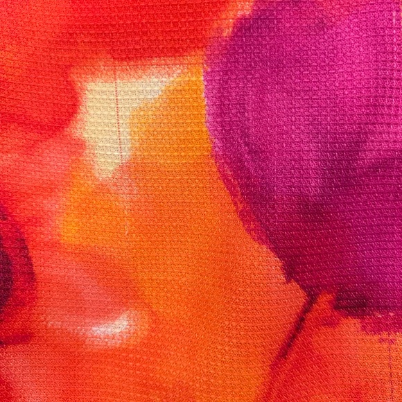 Like new Dry clean only above knee textured fabric - Picture 4 of 4